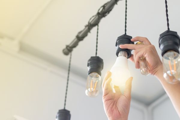 Cost of Light Bulb Changing Service in Pleasant Grove