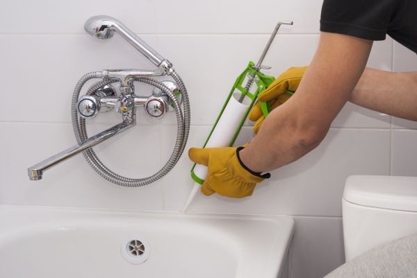 Cost of Bathtub Caulking in Pleasant Grove