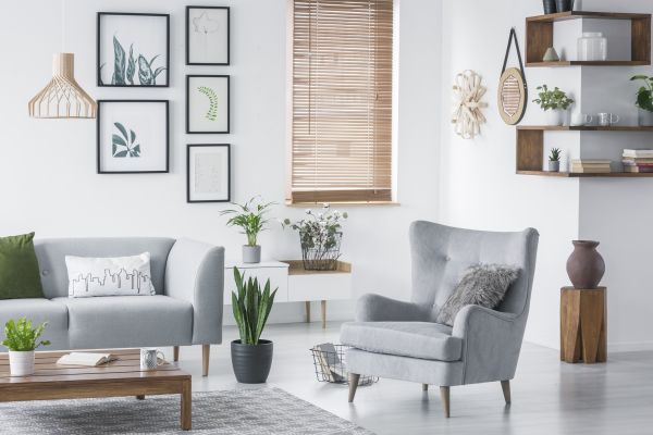 Cost of Wall Decor Hanging in Pleasant Grove
